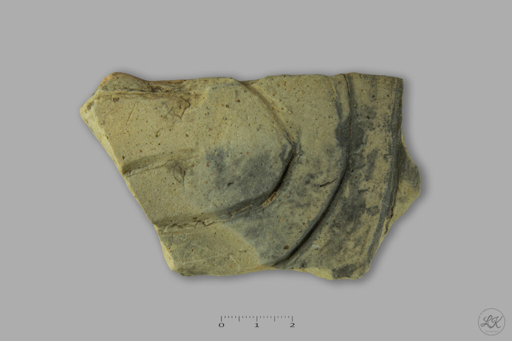 Fund an der Römischen Bernsteinstraße: Tonscherbe, Linearband Kultur, 5500 v.Chr., Fundort: Lutzmannsburg